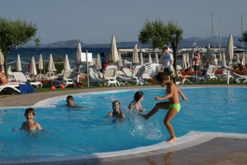 vakantie_sardinie_-_familie_resort_aan_zee (1).jpg