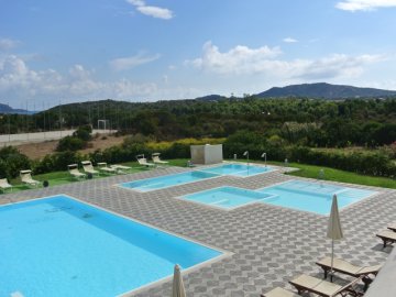 sardinie - resort grande baia - kamers en appartementen san teodoro.jpg