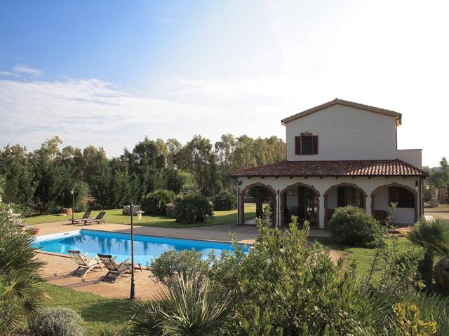 vakantiehuis sardinie - villa ulivo met zwembad - alghero (8).jpg