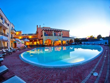 1. pool in the evening.jpg
