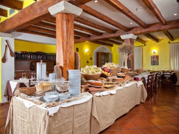 13. restaurant_breakfast buffet.jpg