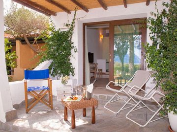 vakantie sardinie - junior suite hotel ollastu (2).jpg