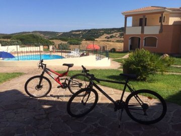 vakantie-appartementen-sardinie-met-zwembad (1).jpg