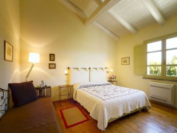 standard_room_wine_resort.jpg