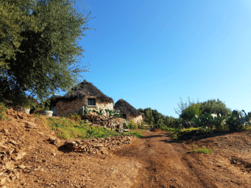 vakantie-sardinie-herders-hutjes-essenza (6).png