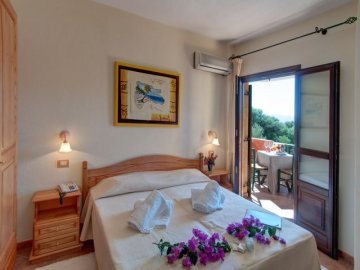 tweepersoonskamer hotel i ginepri - cala gonone (6).jpg
