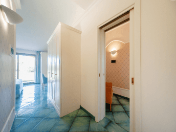 familyroom-hotel-santa-lucia-sardinie.png