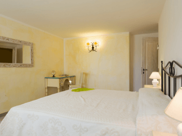 vakantiehuis met zwembad op sardinie - villa capo coda cavallo (38).png