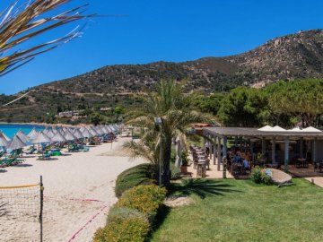 hotel cormoran beachbar 3.jpg