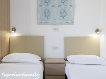 hotel cormoran superior family 4.jpg