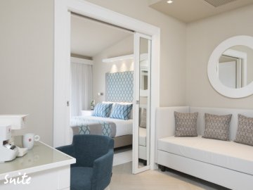 hotel cormoran suite 3.jpg