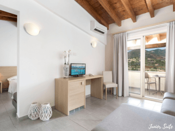 junior suite - san teodoro hotel.png