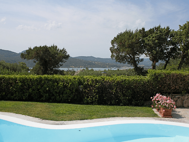 vakantiehuis-porto-rotondo-sardinie-met-zwembad (4).png