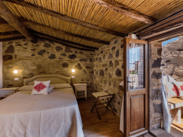 bijzonder hotel sardinie - mannois orosei (8).png
