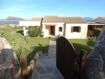 vakantiehuis met zwembad in golfo aranci - sardinie (27).png