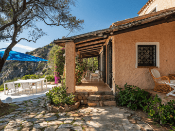 luxe huis sardinie met zeezicht en zwembad (26).png