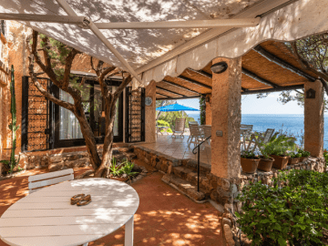 luxe huis sardinie met zeezicht en zwembad (28).png