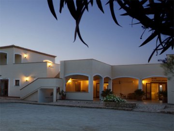 Entree - Hotel Valkarana - Sant' Antonio di Gallura - Sardinië
