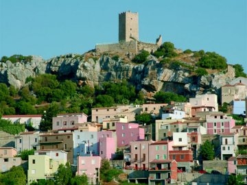 Zicht op Posada - Nuoro - Sardinië