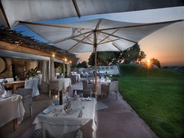 terras_met_baai_zicht_petra_segreta_resort