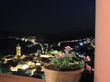 hotel bij nacht - sardinie - Su lithu